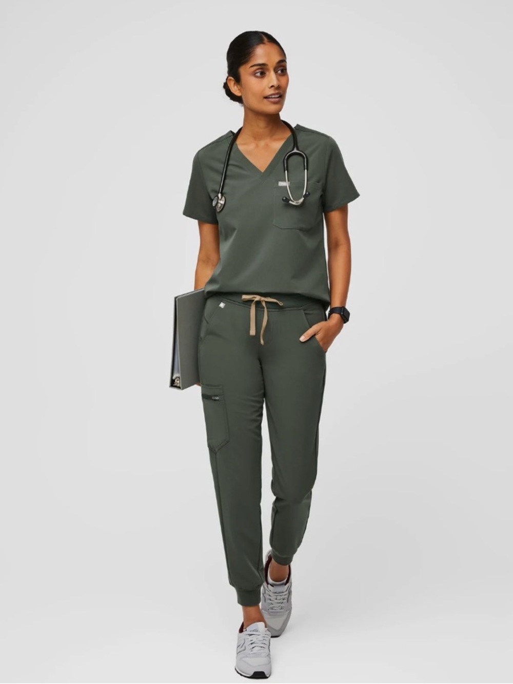 FIGS *SET* Catarina Scrub Top-XXS & Women’s Zamora Jogger-XS set